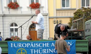 Neonazi Robert Köcher von der Gruppe "Wir lieben den Saale-Holzland-Kreis" als Redner
